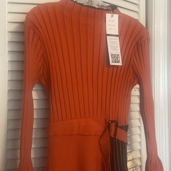 NWT Dahlia MacPhee Orange and Black Belted Dress (Size:Small) - Picture 2 of 12